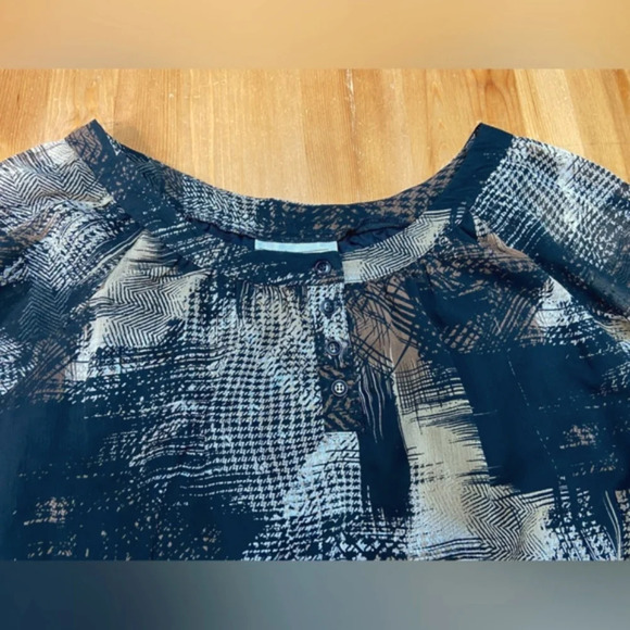 Daniel Laurent Blouse w/ 3/4 Sleeve - Picture 6 of 9